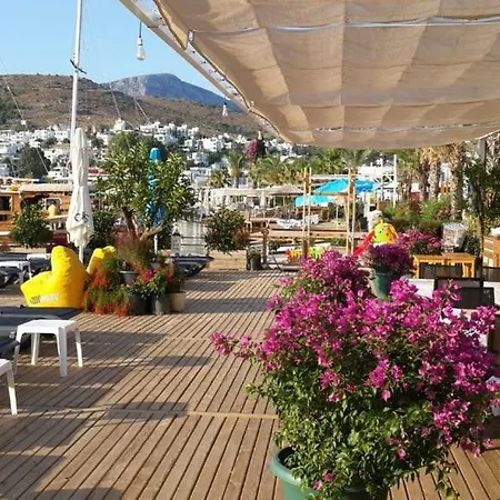 Alya Turkbuku Beach 무글라