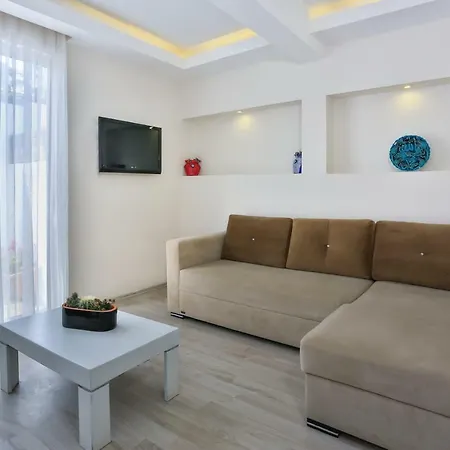 Alya Turkbuku Beach 3* 무글라